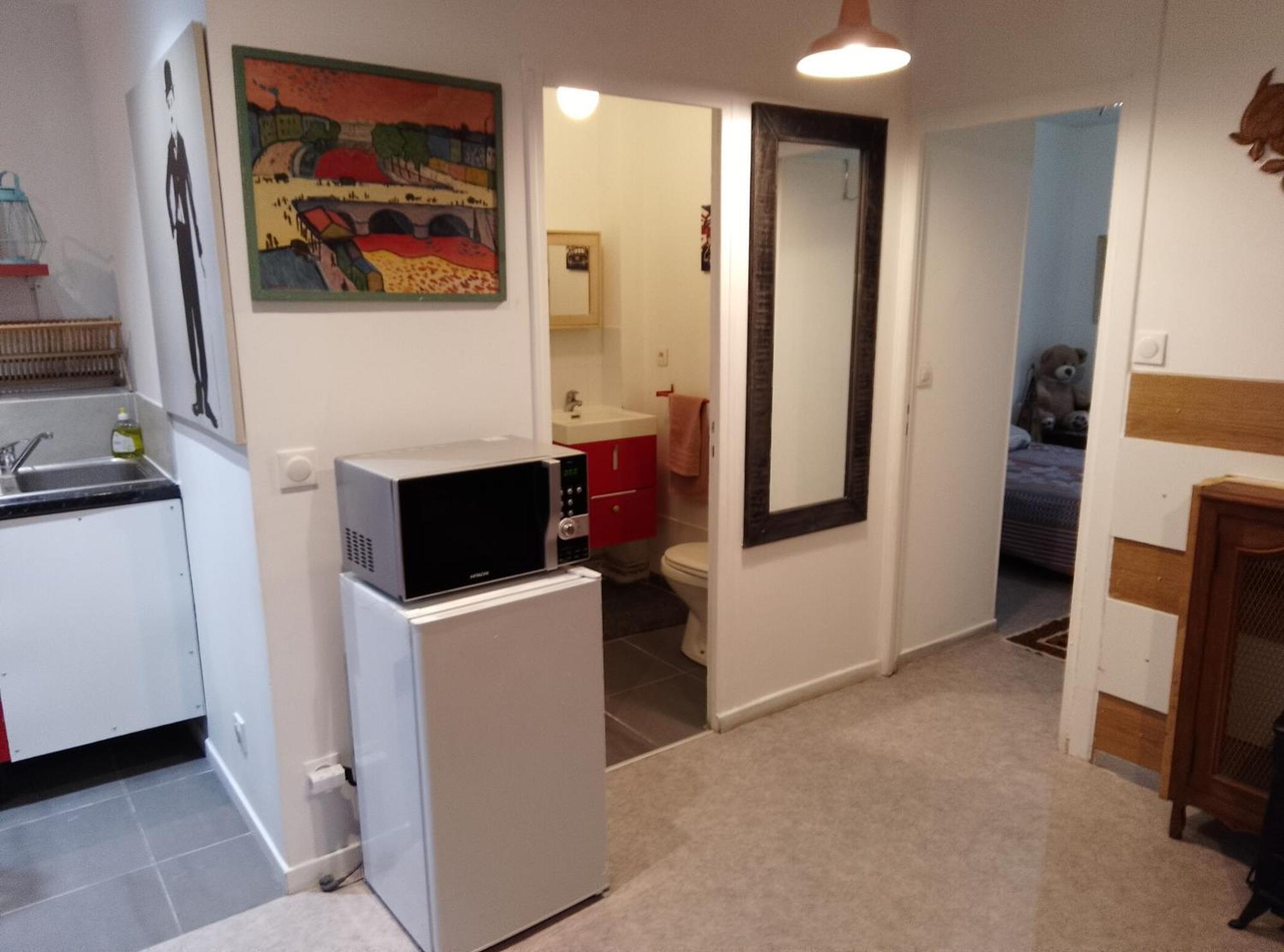 Guesthouse Familial Pour 2,3,4 Personnes De 44M2- Accessible Handic -Rez De Chaussee-Vues Sur Rue Et Patio Prive - Sejour, Chambre Separee-Cuisine,Salle De Bain,Lit Double Et Canape-Lit 2Pers-Entree De La Rue Berzelius-5 Minutes Du Metro Brochant-Lig Paris Exterior foto