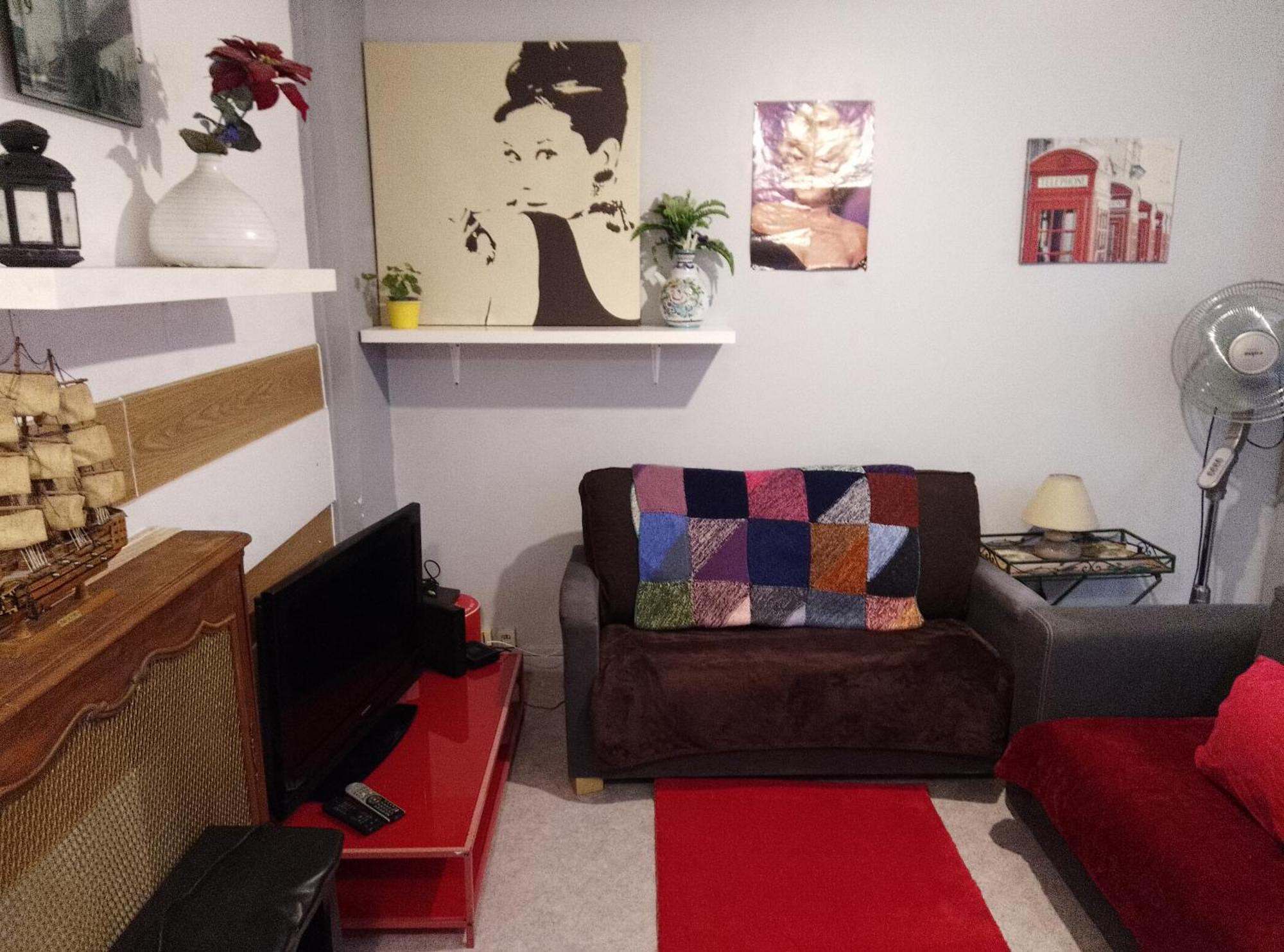 Guesthouse Familial Pour 2,3,4 Personnes De 44M2- Accessible Handic -Rez De Chaussee-Vues Sur Rue Et Patio Prive - Sejour, Chambre Separee-Cuisine,Salle De Bain,Lit Double Et Canape-Lit 2Pers-Entree De La Rue Berzelius-5 Minutes Du Metro Brochant-Lig Paris Exterior foto
