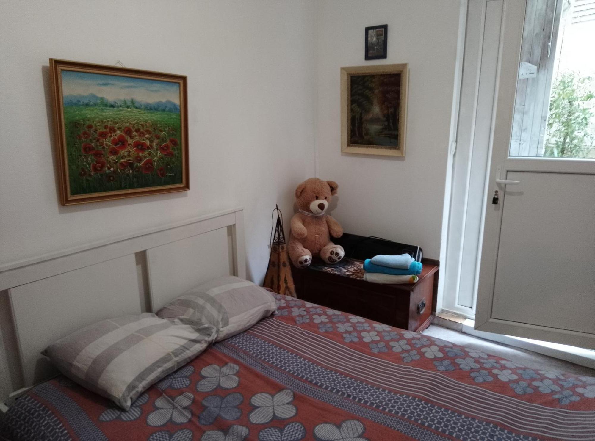 Guesthouse Familial Pour 2,3,4 Personnes De 44M2- Accessible Handic -Rez De Chaussee-Vues Sur Rue Et Patio Prive - Sejour, Chambre Separee-Cuisine,Salle De Bain,Lit Double Et Canape-Lit 2Pers-Entree De La Rue Berzelius-5 Minutes Du Metro Brochant-Lig Paris Exterior foto